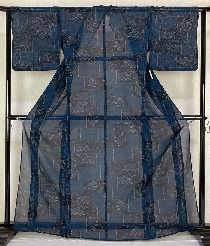 【夏着物　縦絽】正絹　紬の色無地　一つ紋　背伏せ　居敷当てなし 夏着物 縦絽】正絹 紬の色無地 一つ紋 背伏せ 居敷当て