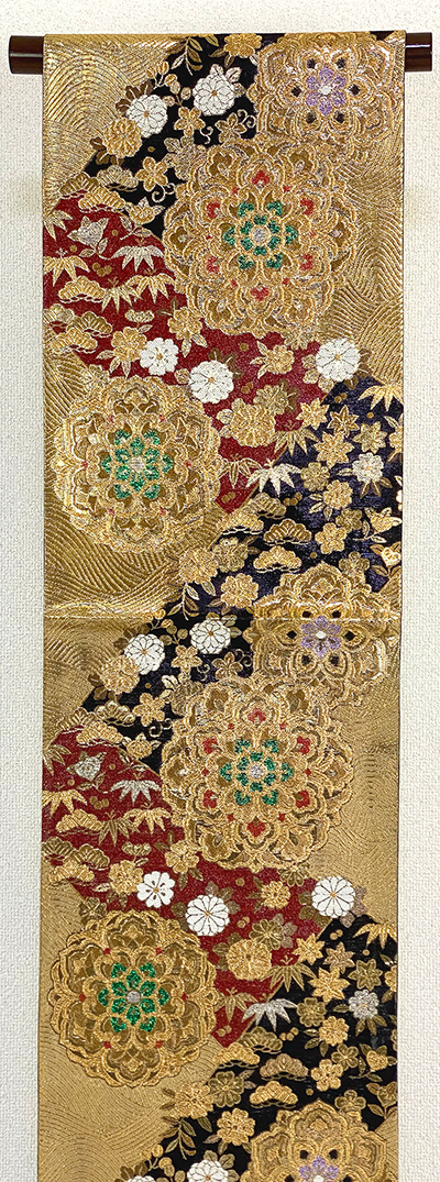 袋帯 振袖の帯 刺繍 花柄 カラフル フラワーの通販 by たもと。｜ラクマ